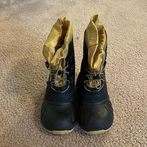 Kids Black Ugg Waterproof Snow Boots Size 12